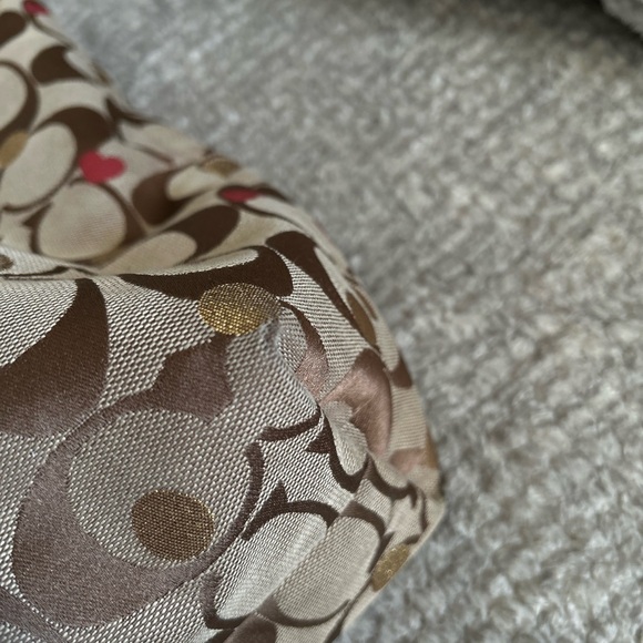 EUC limited edition Valentines heart Coach poppy glam bag - Picture 9 of 9